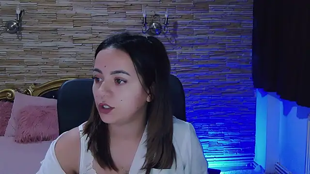 PlayfulElla online show from December 2024 01:00:01 PM