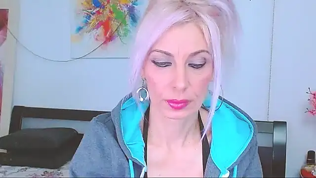 HoneyLara online show from February 2025 06:55:01 PM