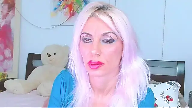 HoneyLara online show from October 2025 07:03:01 PM