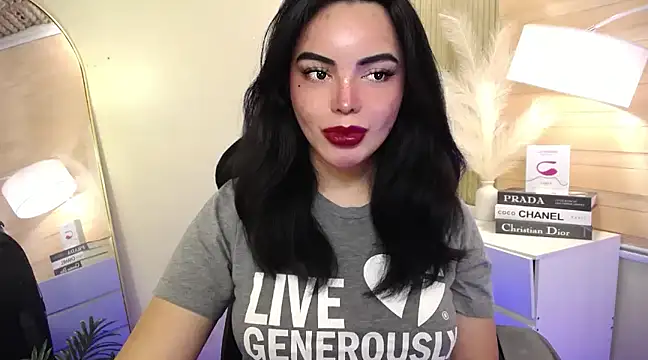 HotstuffCherrySummer online show from December 2024 11:11:02 AM