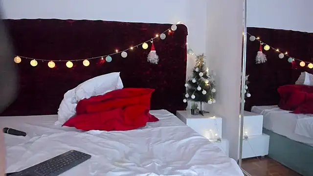 Snapshot of marianaaguii chatting on December 2024 01:22:02 PM marianaaguii online show from December 2024 01:22:02 PM