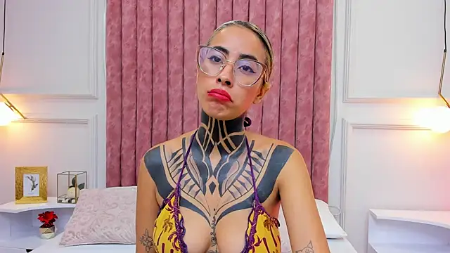 NicoleBlum online show from December 2024 07:57:01 PM