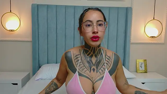 NicoleBlum online show from April 2026 07:25:02 PM