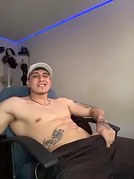 Snapshot of strongboy_ chatting on May 2026 07:11:01 PM strongboy online show from May 2026 07:11:01 PM