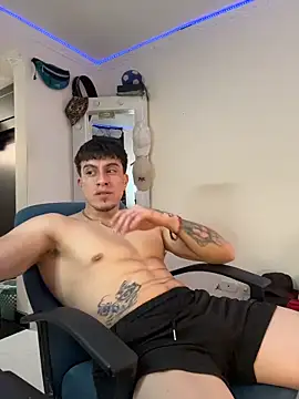Snapshot of strongboy_ chatting on May 2026 05:53:01 PM strongboy online show from May 2026 05:53:01 PM