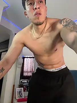Snapshot of strongboy_ chatting on June 2026 07:26:02 PM strongboy online show from June 2026 07:26:02 PM