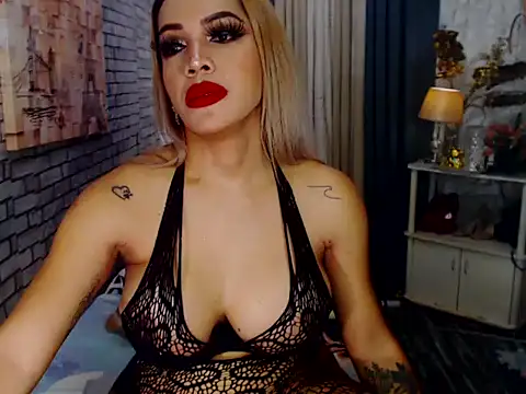 Snapshot of QueenDivineTsx chatting on September 2025 05:12:02 PM QueenDivineTsx online show from September 2025 05:12:02 PM