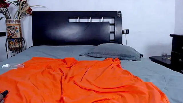 AikoTailor online show from December 2025 01:18:02 PM