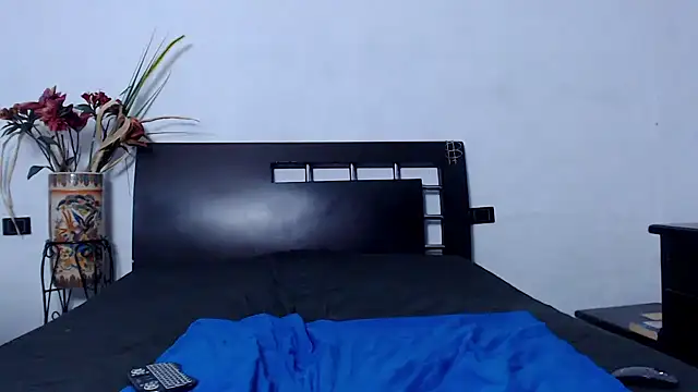 AikoTailor online show from April 2026 07:58:02 PM