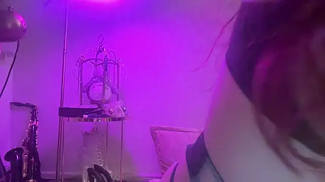 Snapshot of crystalsbaby chatting on November 2025 08:30:01 PM crystalsbaby online show from November 2025 08:30:01 PM