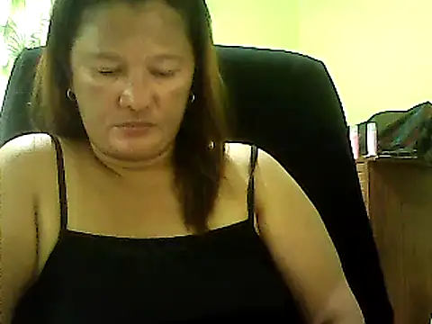 Snapshot of hott_scarlett chatting on December 2024 08:00:02 AM hott scarlett online show from December 2024 08:00:02 AM