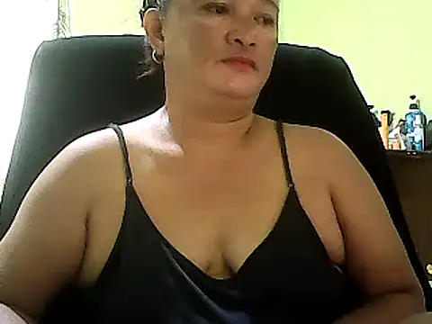 Snapshot of hott_scarlett chatting on January 2025 08:35:01 AM hott scarlett online show from January 2025 08:35:01 AM