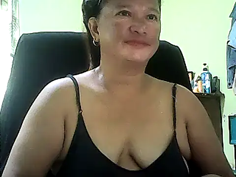 Snapshot of hott_scarlett chatting on January 2025 12:23:02 AM hott scarlett online show from January 2025 12:23:02 AM