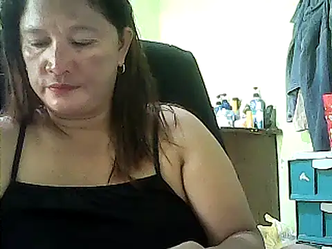 Snapshot of hott_scarlett chatting on January 2025 03:27:02 AM hott scarlett online show from January 2025 03:27:02 AM
