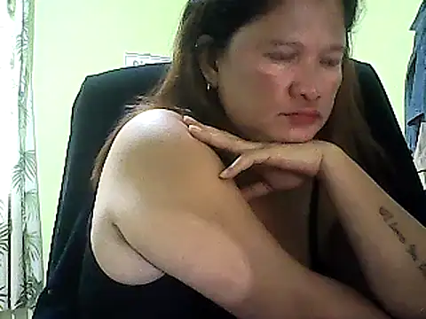 Snapshot of hott_scarlett chatting on January 2025 06:19:02 AM hott scarlett online show from January 2025 06:19:02 AM