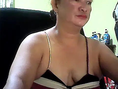Snapshot of hott_scarlett chatting on March 2025 10:47:01 PM hott scarlett online show from March 2025 10:47:01 PM