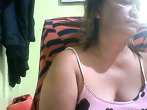 Snapshot of hott_scarlett chatting on July 2026 10:36:01 PM hott scarlett online show from July 2026 10:36:01 PM