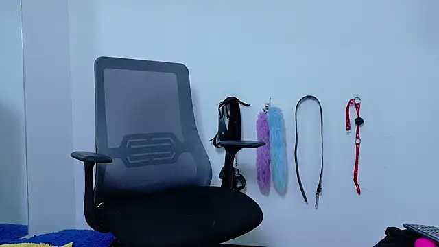 Catwhite  online show from January 2025 06:37:02 PM