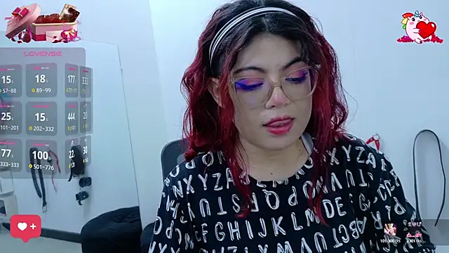 Catwhite  online show from February 2025 12:55:02 PM