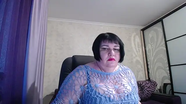 Snapshot of JuicyLady_Di chatting on January 2025 02:24:02 PM JuicyLady Di online show from January 2025 02:24:02 PM
