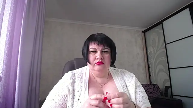 Snapshot of JuicyLady_Di chatting on January 2025 08:34:01 AM JuicyLady Di online show from January 2025 08:34:01 AM