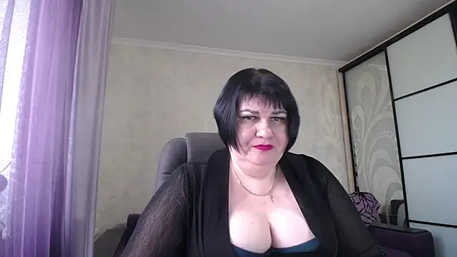 Snapshot of JuicyLady_Di chatting on January 2025 12:16:01 PM JuicyLady Di online show from January 2025 12:16:01 PM