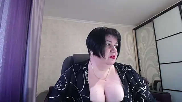 Snapshot of JuicyLady_Di chatting on January 2025 06:16:01 AM JuicyLady Di online show from January 2025 06:16:01 AM