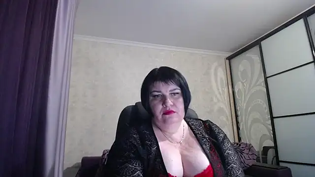 Snapshot of JuicyLady_Di chatting on February 2025 03:31:01 PM JuicyLady Di online show from February 2025 03:31:01 PM