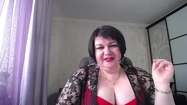 Snapshot of JuicyLady_Di chatting on February 2025 11:42:02 AM JuicyLady Di online show from February 2025 11:42:02 AM
