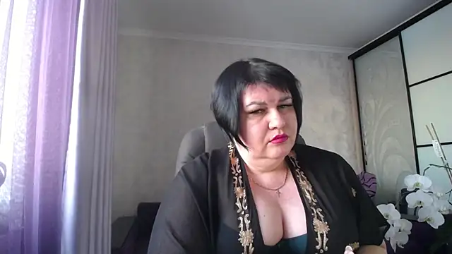 Snapshot of JuicyLady_Di chatting on February 2025 02:16:02 PM JuicyLady Di online show from February 2025 02:16:02 PM