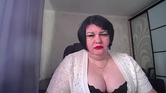 Snapshot of JuicyLady_Di chatting on February 2025 06:07:01 AM JuicyLady Di online show from February 2025 06:07:01 AM