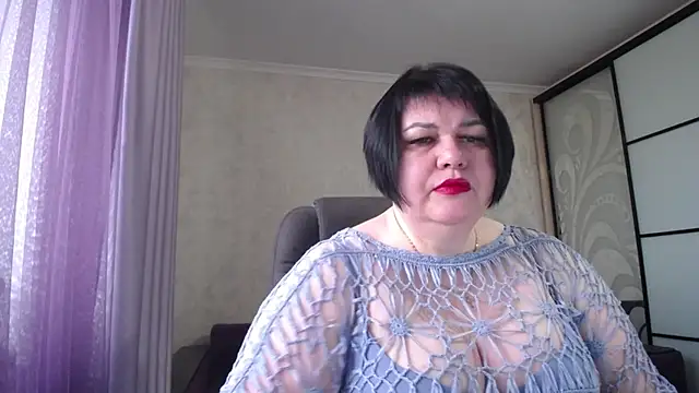 Snapshot of JuicyLady_Di chatting on March 2025 05:42:02 AM JuicyLady Di online show from March 2025 05:42:02 AM