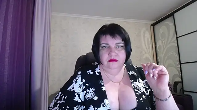 Snapshot of JuicyLady_Di chatting on March 2025 03:45:02 PM JuicyLady Di online show from March 2025 03:45:02 PM