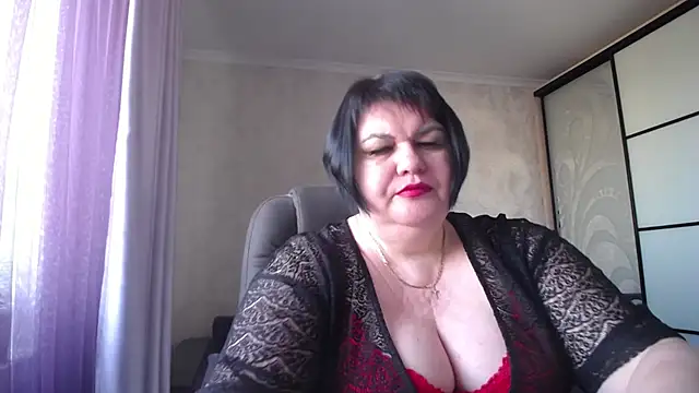 Snapshot of JuicyLady_Di chatting on March 2025 12:37:01 PM JuicyLady Di online show from March 2025 12:37:01 PM