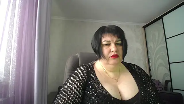 Snapshot of JuicyLady_Di chatting on March 2025 06:29:01 AM JuicyLady Di online show from March 2025 06:29:01 AM