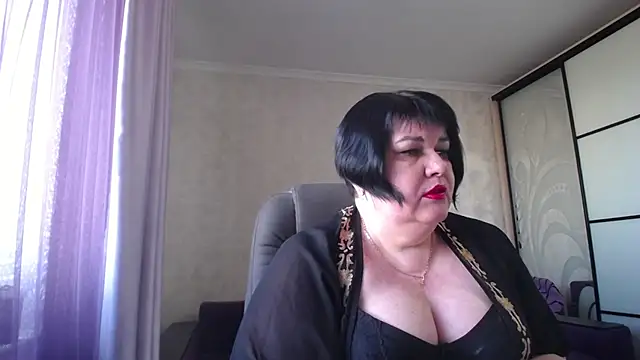 Snapshot of JuicyLady_Di chatting on March 2025 01:20:02 PM JuicyLady Di online show from March 2025 01:20:02 PM