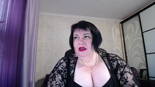 JuicyLady Di online show from October 2025 05:06:01 AM