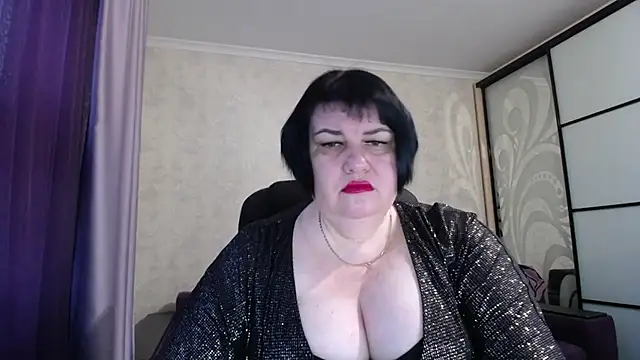 JuicyLady Di online show from December 2025 05:45:02 AM