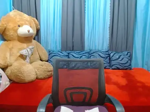 xxSexyBitch69xx online show from December 2024 01:00:02 PM