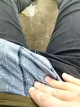 Snapshot of K-27 chatting on November 2025 09:52:02 AM K-27 online show from November 2025 09:52:02 AM