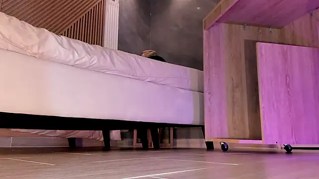 ArchieCollins online show from January 2025 10:22:01 PM