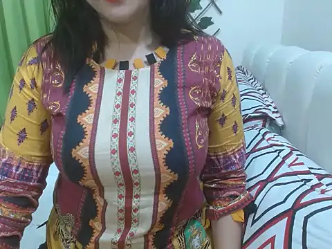 Snapshot of Lovelywife786 chatting on December 2024 05:55:01 PM Lovelywife786 online show from December 2024 05:55:01 PM
