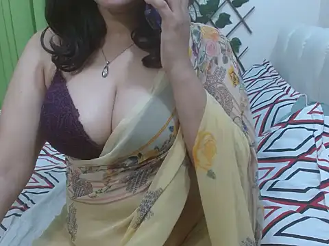 Snapshot of Lovelywife786 chatting on December 2024 02:28:02 PM Lovelywife786 online show from December 2024 02:28:02 PM