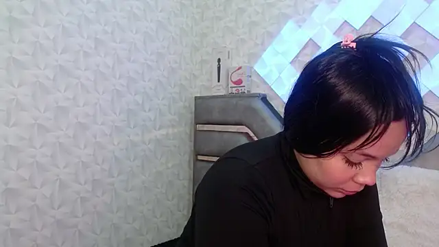 EmilyQueen3x online show from October 2025 01:22:01 PM