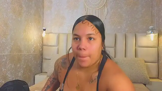 EmilyQueen3x online show from June 2026 01:50:02 PM