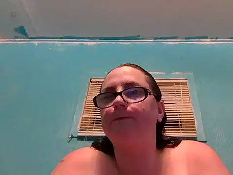 Snapshot of newfieocean chatting on July 2026 04:04:02 AM newfieocean online show from July 2026 04:04:02 AM