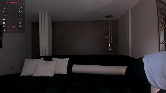 Snapshot of MartinnaBonnet chatting on December 2024 04:57:01 PM MartinnaBonnet online show from December 2024 04:57:01 PM