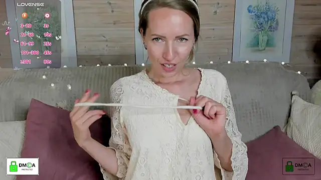 Snapshot of Queenymel chatting on September 2025 04:34:02 PM Queenymel online show from September 2025 04:34:02 PM