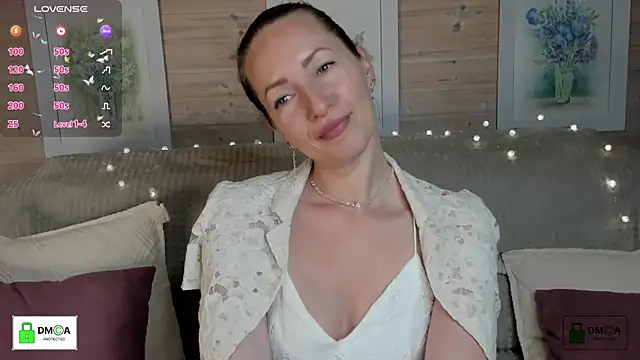 Snapshot of Queenymel chatting on October 2025 03:21:01 PM Queenymel online show from October 2025 03:21:01 PM