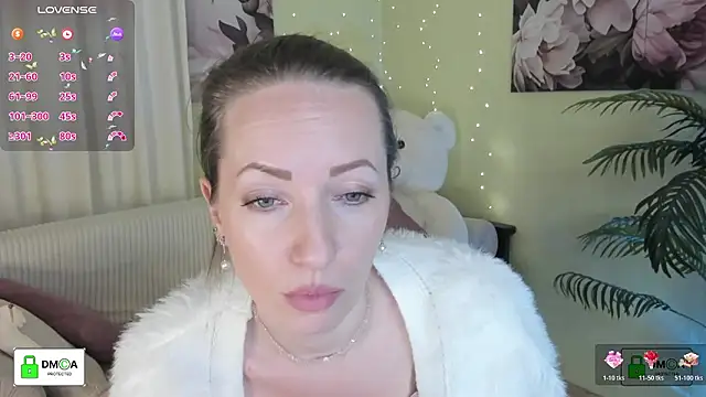 Snapshot of Queenymel chatting on February 2026 04:39:02 PM Queenymel online show from February 2026 04:39:02 PM